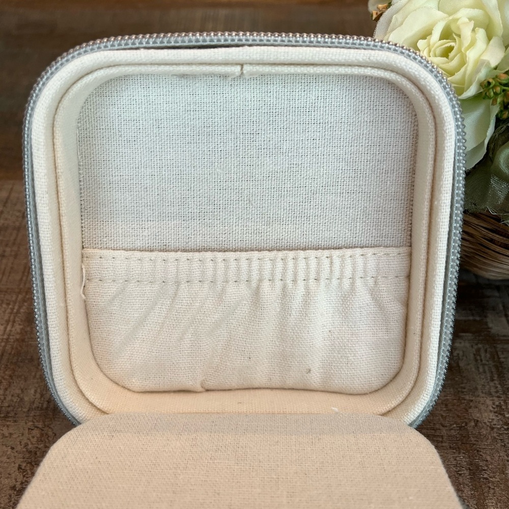 New MILLY Traveling JEWELRY CASE with ZEBRA π¦ PRINT! - Picture 5 of 7